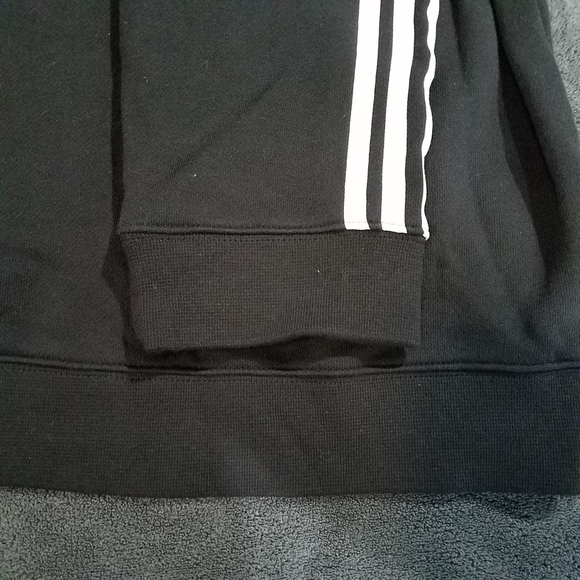 Adidas Cropped Hoodie CR4766 Black Noir Sweatshirt Size XL NEW - Picture 10 of 11